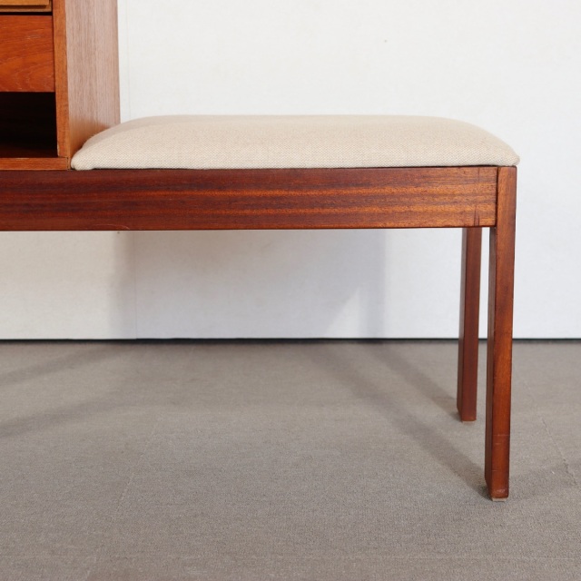 英国ヴィンテージのチッピー製テレフォンベンチ