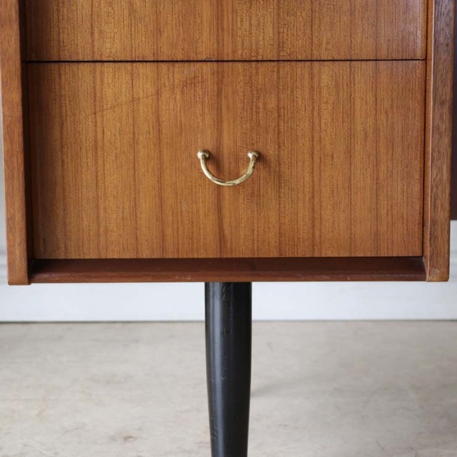 机に向かう事がもっと楽しくなる！ジープランデスク【チーク