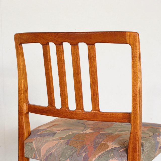 デンマーク製チーク材ヴィンテージのダイニングチェア