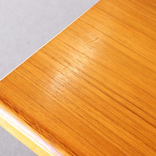 ヤンガーYOUNGER製　ダイニングテーブル