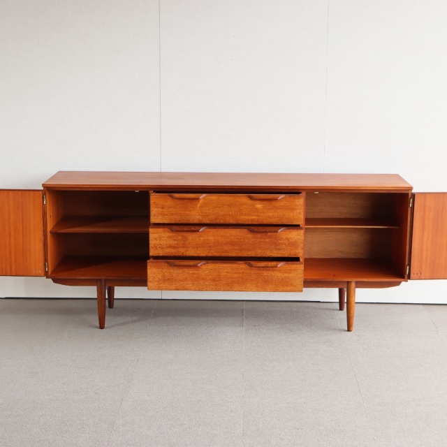 オースティンスイートのサイドボード