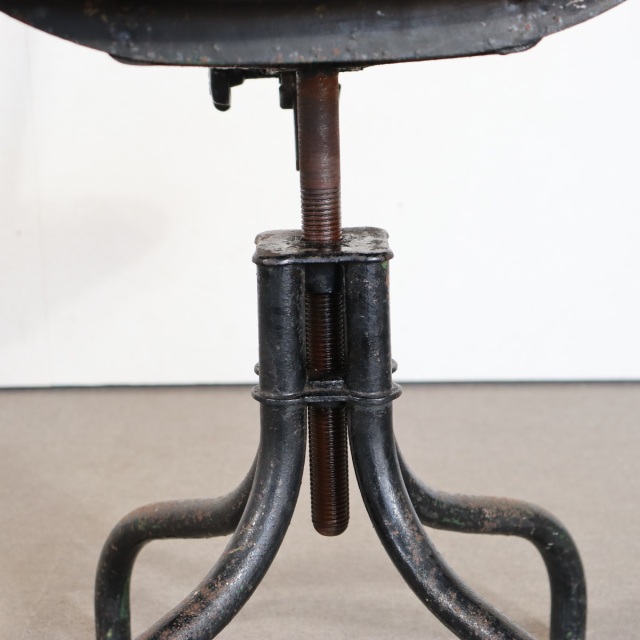 送料込み】いす。 100年前の鉄。 1930s Tan sad machinists/factory