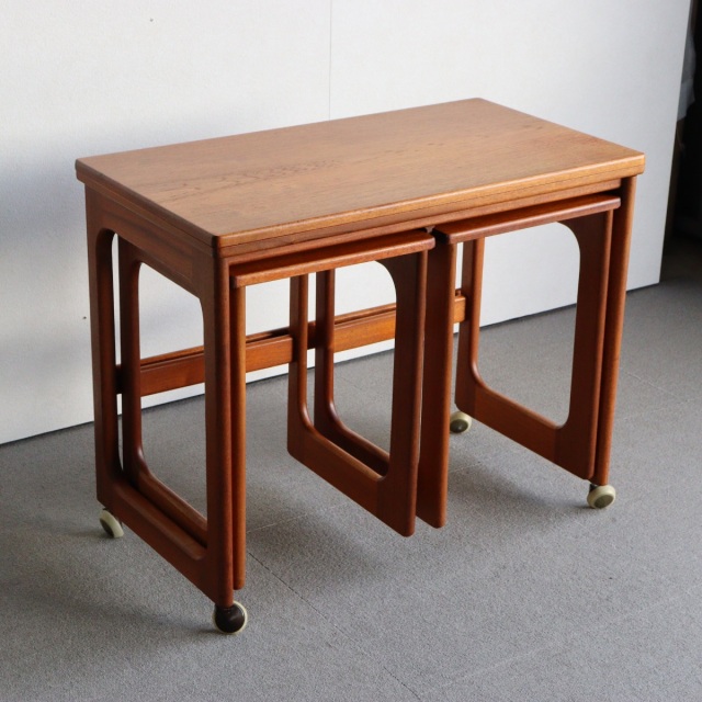 マッキントッシュMcIntoshのネストテーブル