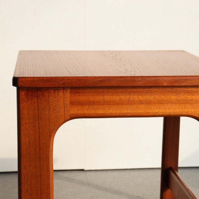 マッキントッシュMcIntoshのネストテーブル