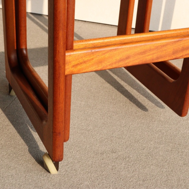 マッキントッシュMcIntoshのネストテーブル