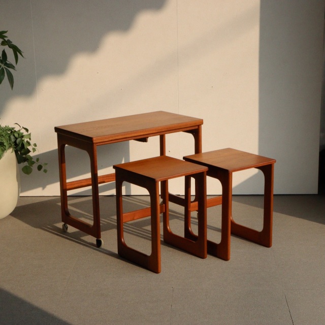 マッキントッシュMcIntoshのネストテーブル