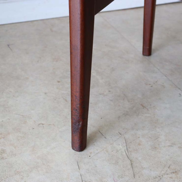 ヤンガー・フォンセンカシリーズのダイニングチェア　商品番号【122110d】