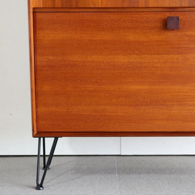 アイアンレッグを付けたジープランの棚