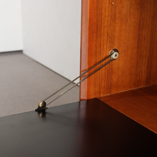 アイアンレッグを付けたジープランの棚