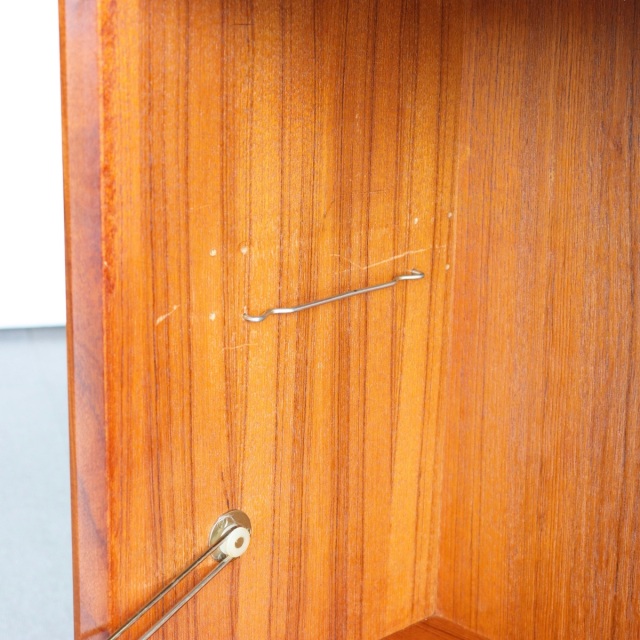 ジープランのアイアンレッグを付けた棚