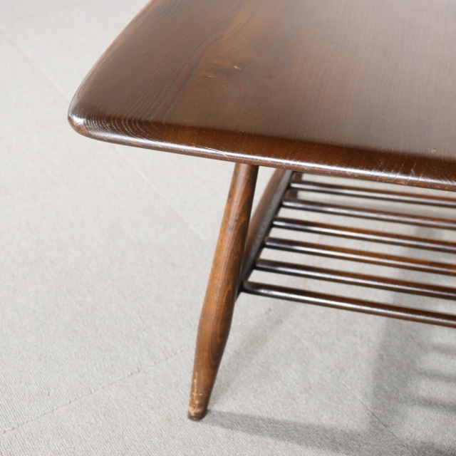 アーコールERCOLのコーヒーテーブル