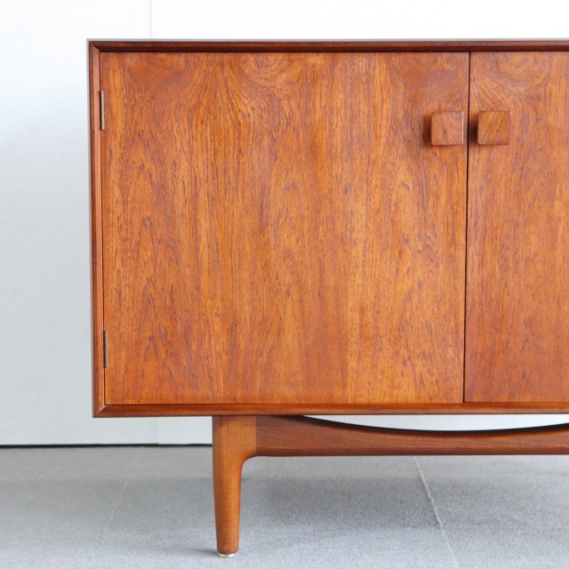 ジープランのミニキャビネット