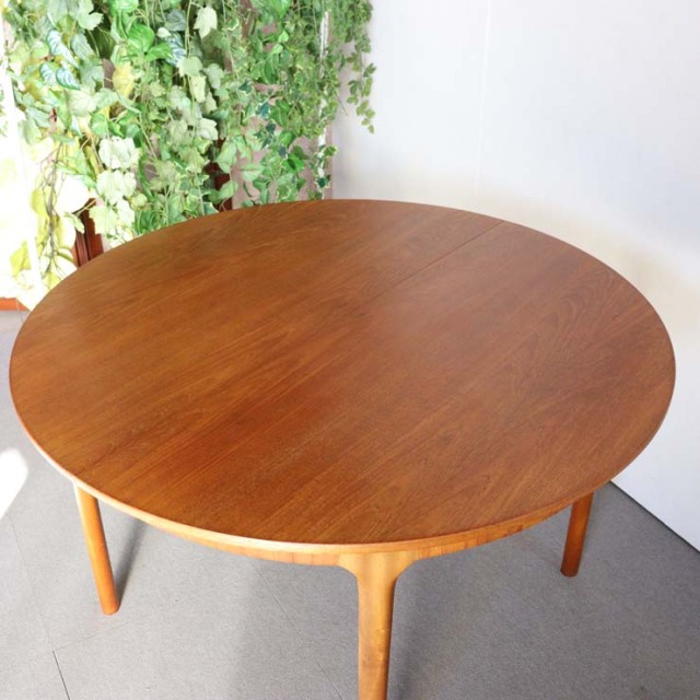 マッキントッシュMcINTOSHのヴィンテージ円形ダイニングテーブル