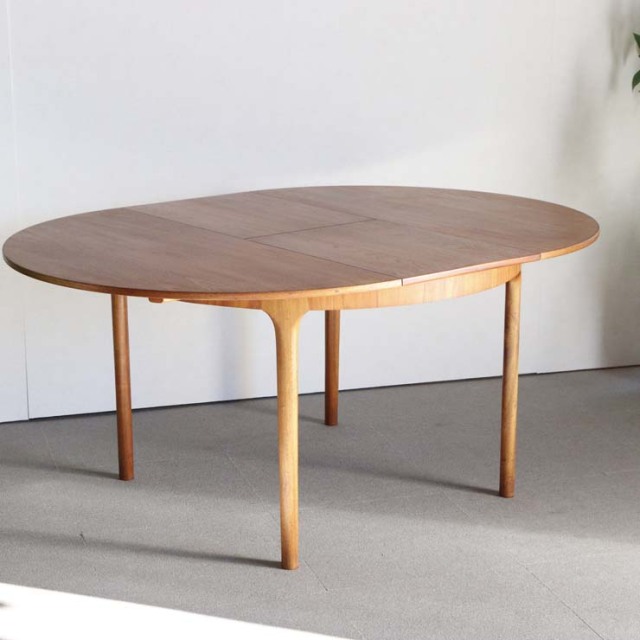 マッキントッシュMcINTOSHのヴィンテージ円形ダイニングテーブル