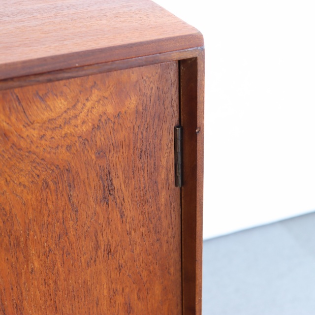 ジープランのミニキャビネット