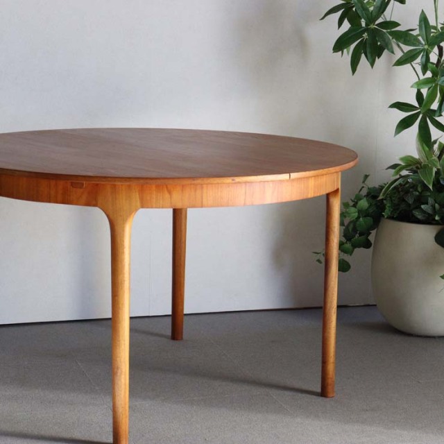 マッキントッシュMCINTOSHラウンドダイニングテーブル | 英国