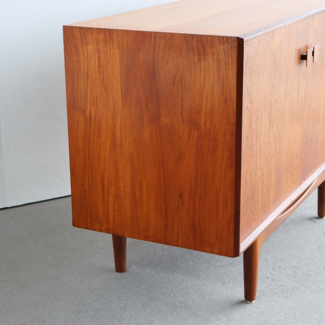 ジープランのミニキャビネット