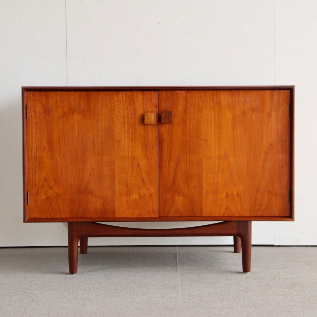 ジープランのミニキャビネット