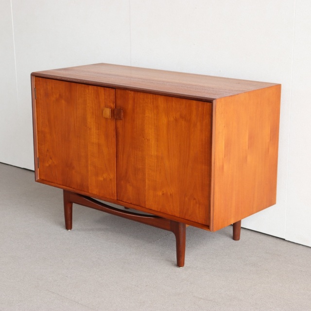 ジープランのミニキャビネット