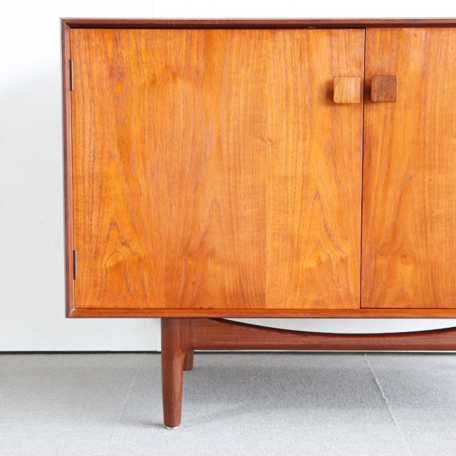 ジープランのミニキャビネット