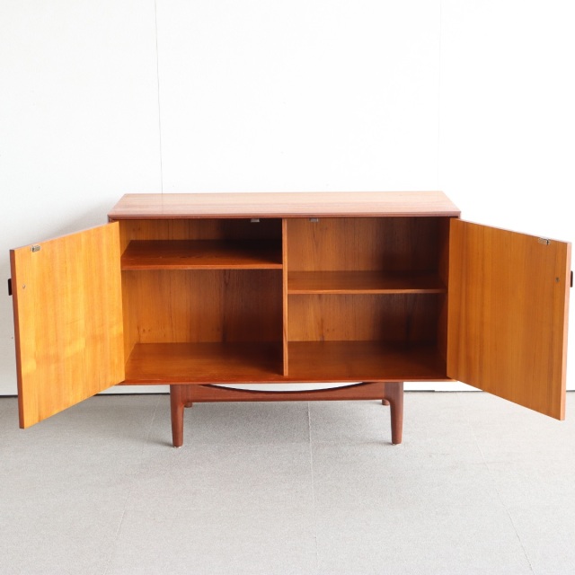 ジープランのミニキャビネット