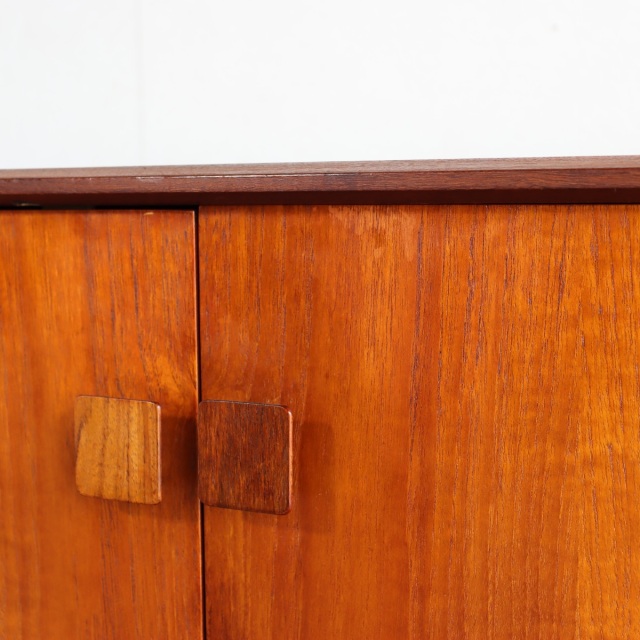 ジープランのミニキャビネット