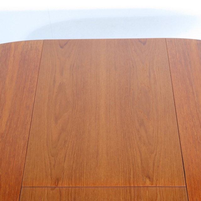 ネイサンNATHANのチーク材ラウンドダイニングテーブル