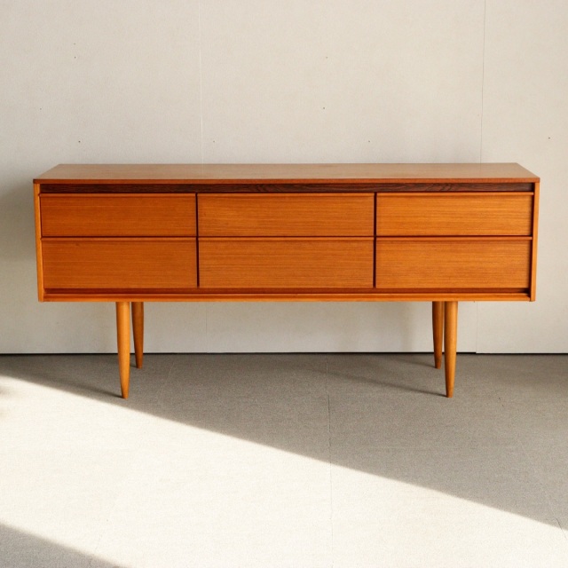 L3705-274 英国ヴィンテージ Austinsuite サイドボード 北欧 L3705-274 英国ヴィンテージ Austinsuite サイドボード 北欧 L3705-274