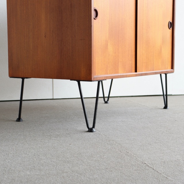 送料込み】【SLマン】デンマーク製キャビネット アイアンレッグ