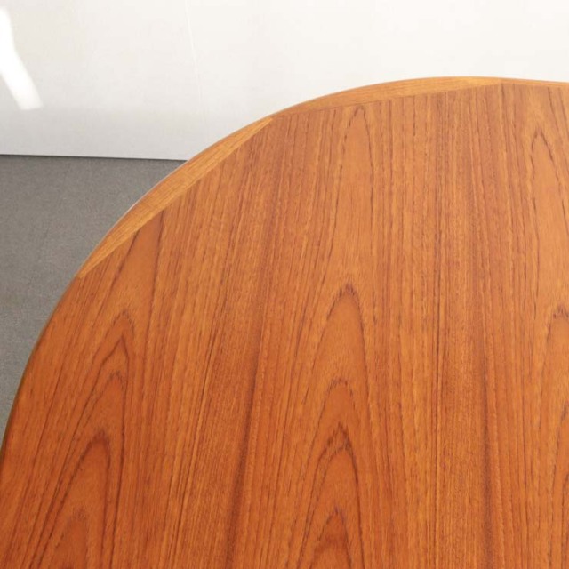 北欧ヴィンテージ　デンマーク製の折りたたみ式ダイニングテーブル