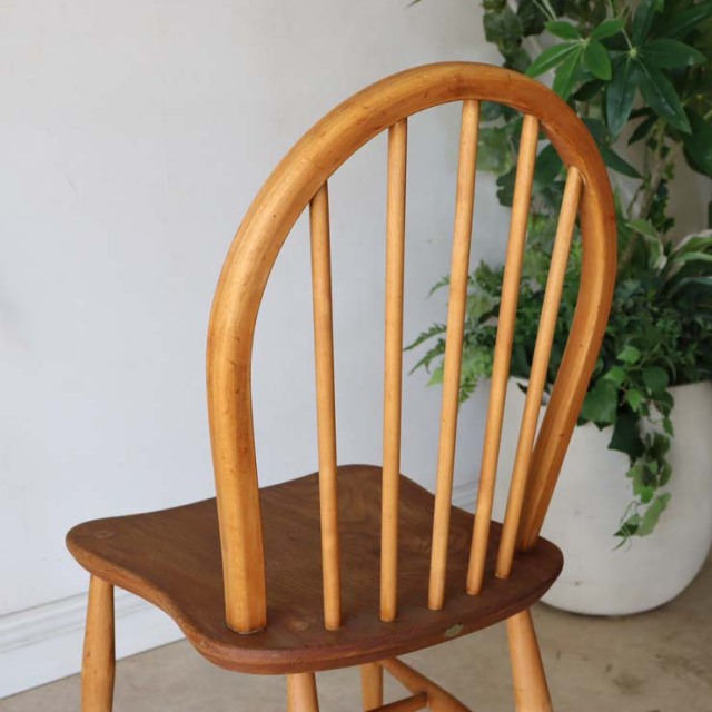 ヴィンテージのアーコール（ERCOL）フープバックチェア　商品番号【122041c】