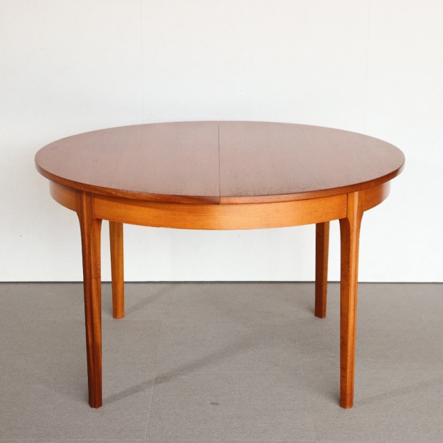 SUTCLIFFE OF TODMORDENラウンドテーブル(501) 流行？そんなものはワシが決めるんじゃ！】 sutcliffeoftodmorden