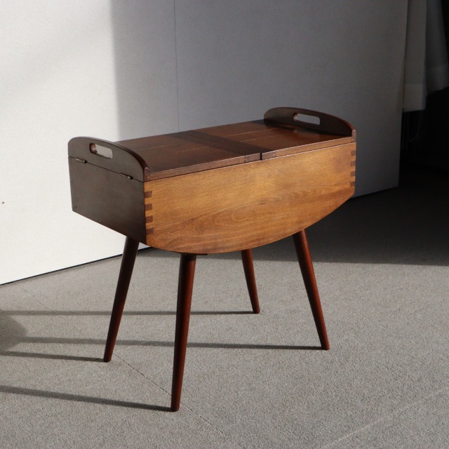 ヴィンテージのソーイングボックス