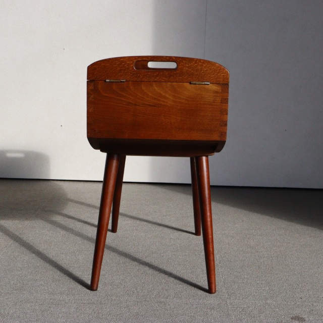 ヴィンテージのソーイングボックス