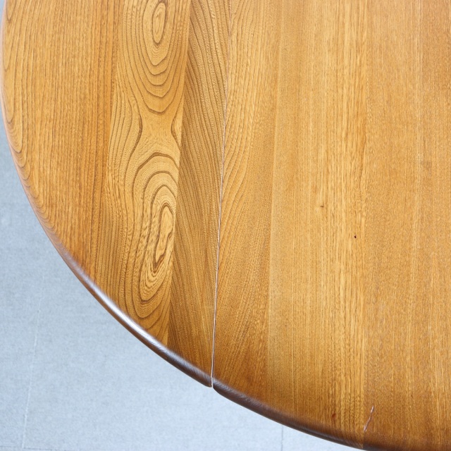 アーコールERCOLのダイニンングチェア