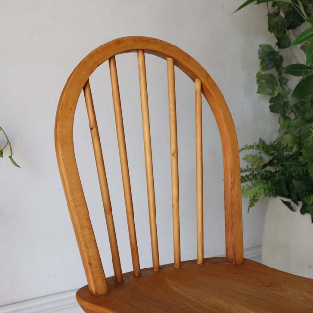 ヴィンテージのアーコール（ERCOL）フープバックチェア　商品番号【122041d】