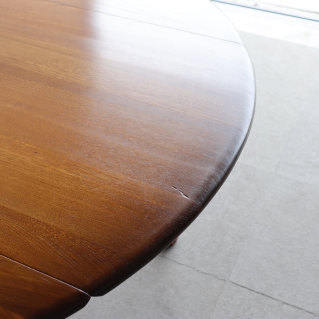 アーコールERCOLのダイニンングチェア