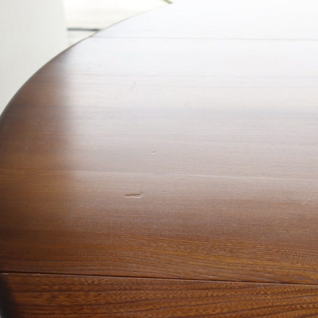 アーコールERCOLのダイニンングチェア