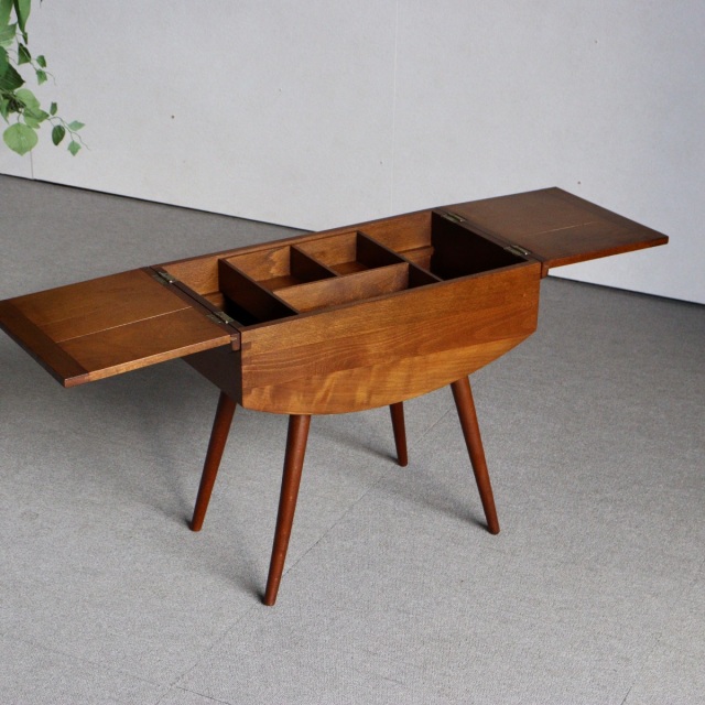 ヴィンテージのソーイングボックス