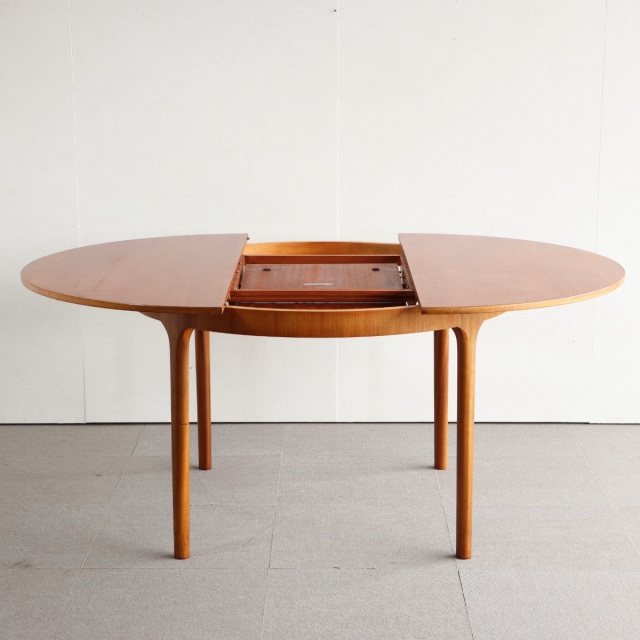 マッキントッシュMacintoshのダイニングテーブル