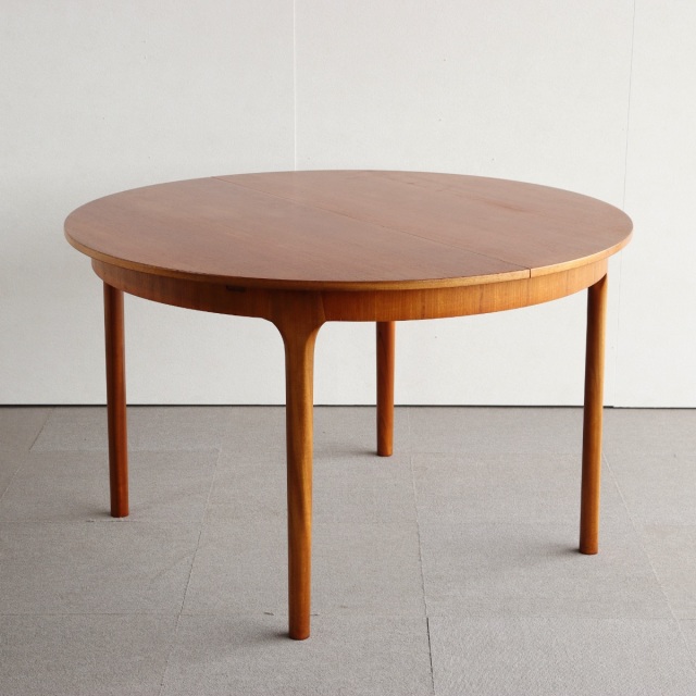 マッキントッシュMacintoshのダイニングテーブル