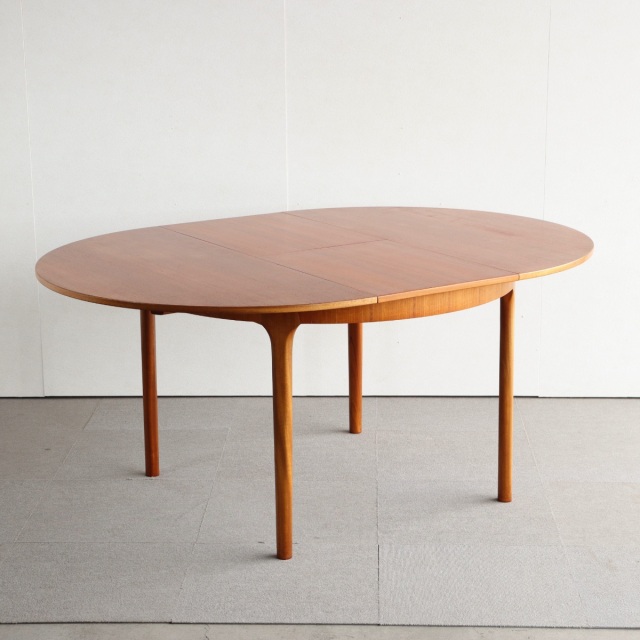 マッキントッシュMacintoshのダイニングテーブル