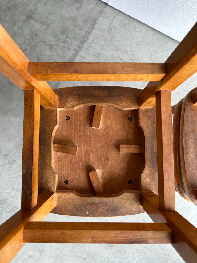 座面が水色のスツール2脚、24107a