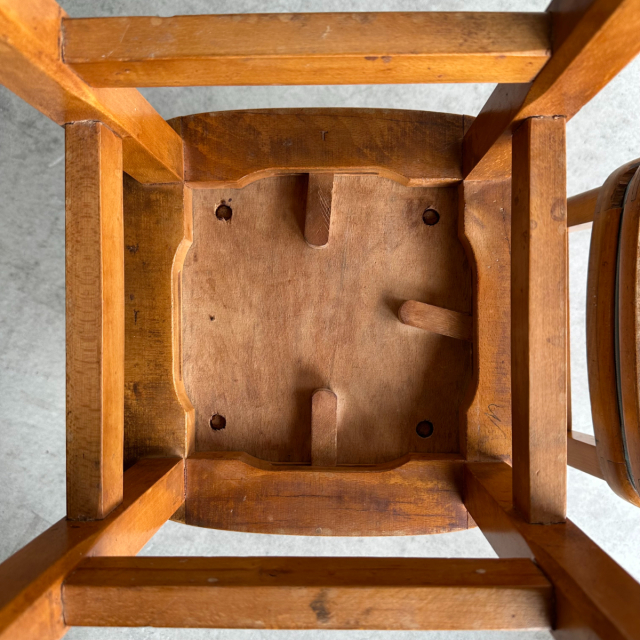 座面が水色のスツール2脚、24107b