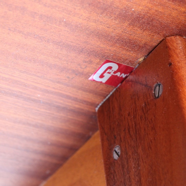 ジープランG-PLANのダイニングテーブル