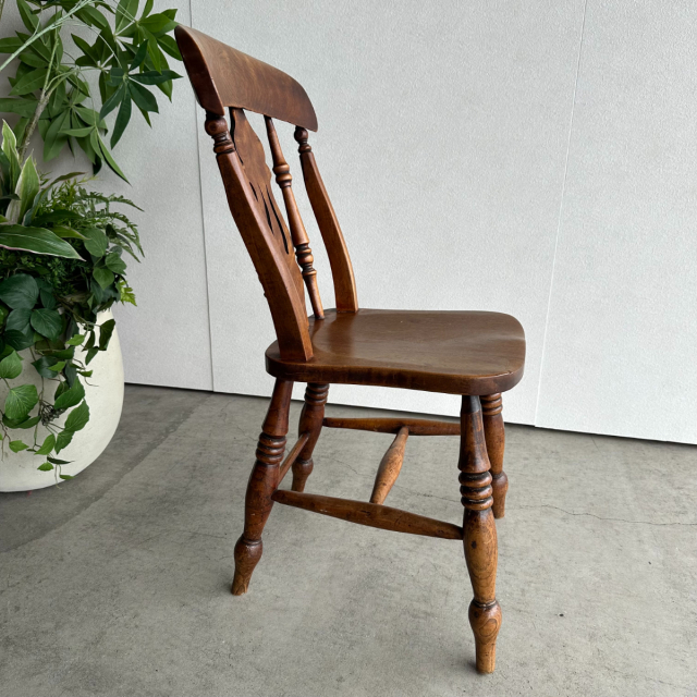 アンティークの木製の椅子、23060