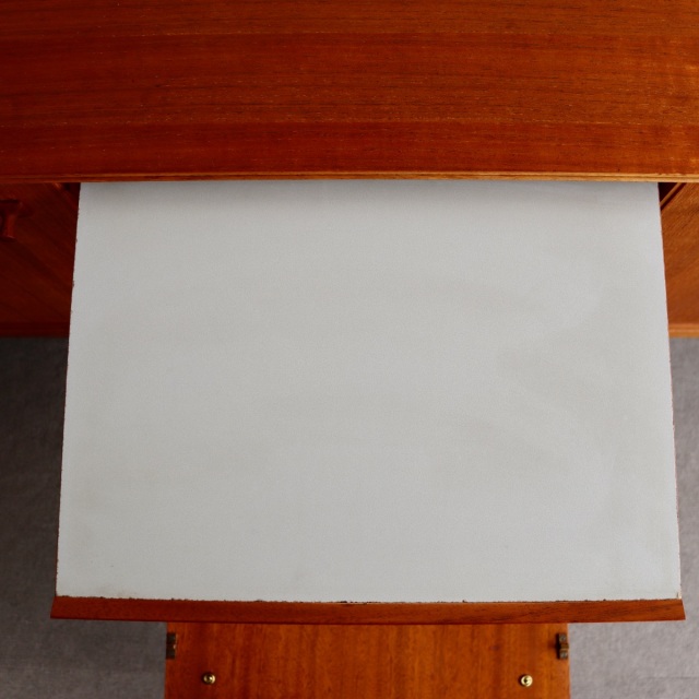 マッキントッシュMacintoshのサイドボード