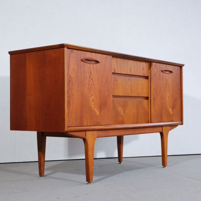 ジェンティークJENTIQUEのサイドボード