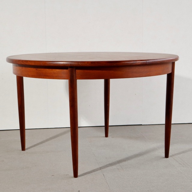 ジープランG-Planのダイニングテーブル