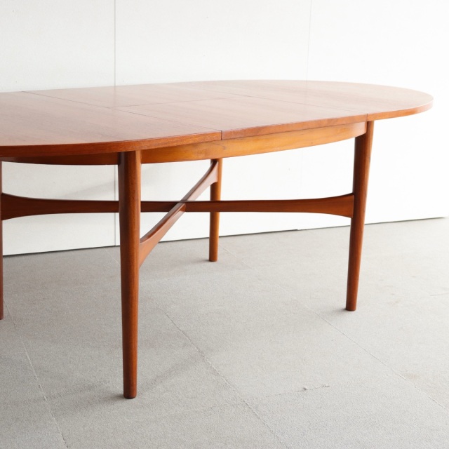 ベイスクラフトBEITHCRAFTのダイニングテーブル